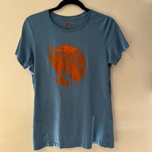 Fjall raven shirt, cotton blend, excellent condition, size medium